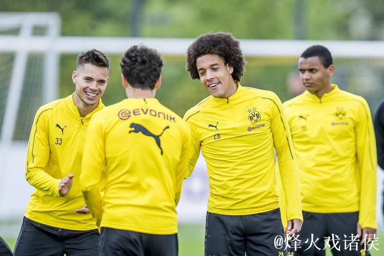 多特蒙德从周一开始两人一组训练